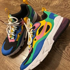 Nike 270 react multicolor kids size 7 (women’s 8.5)